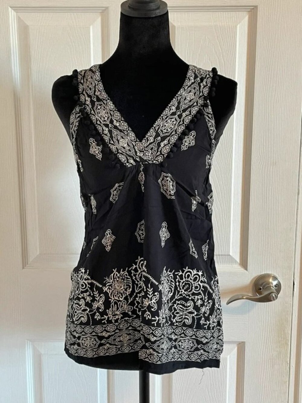 LOFT Women’s Black White Sleeveless Top XSP NWT